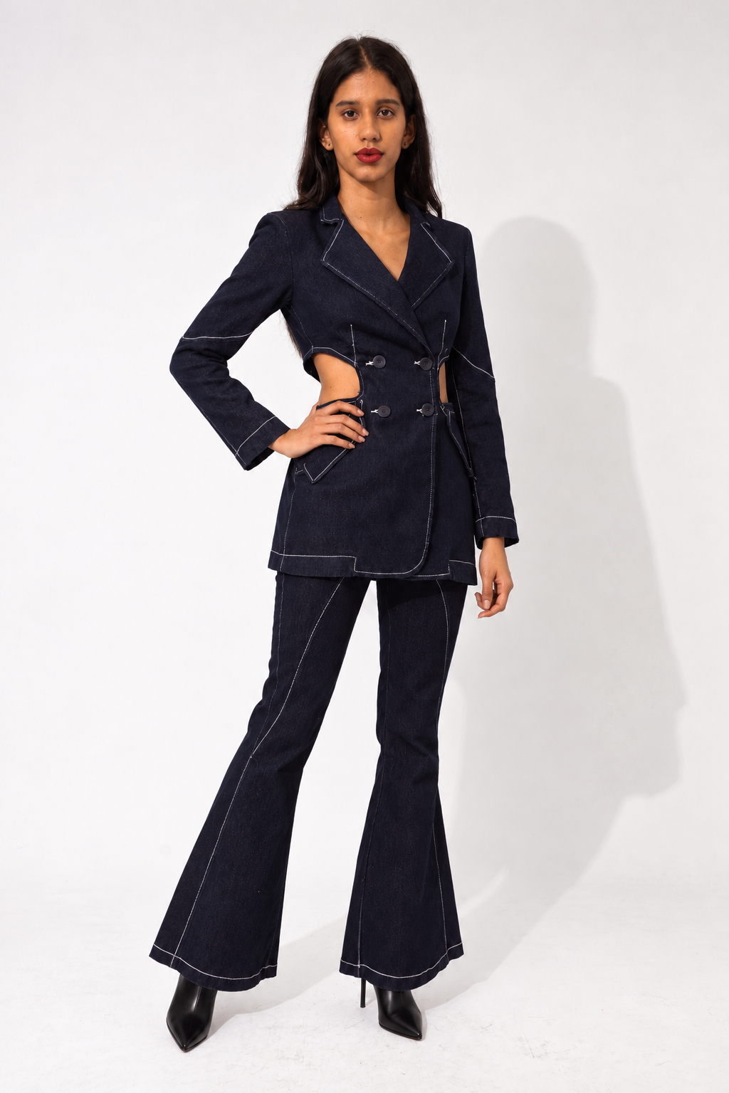 Pantalón Serenidad de Liz Campos, jeans acampanados de mezclilla – vista 9