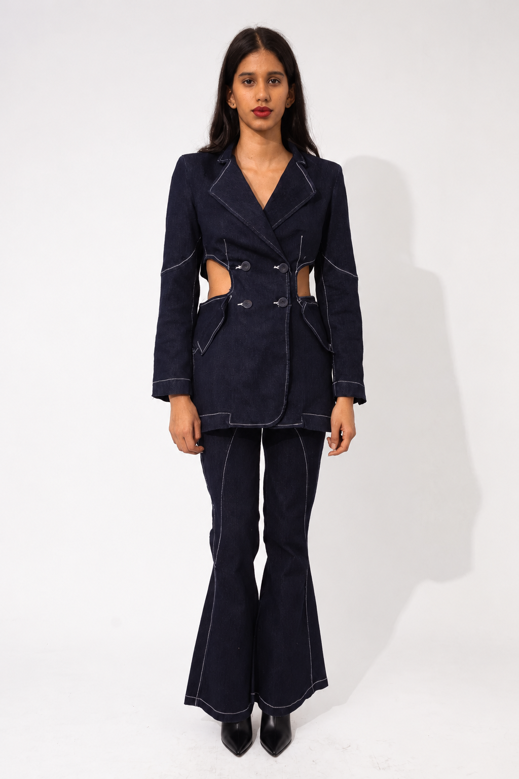 Pantalón Serenidad de Liz Campos, jeans acampanados de mezclilla – vista 3